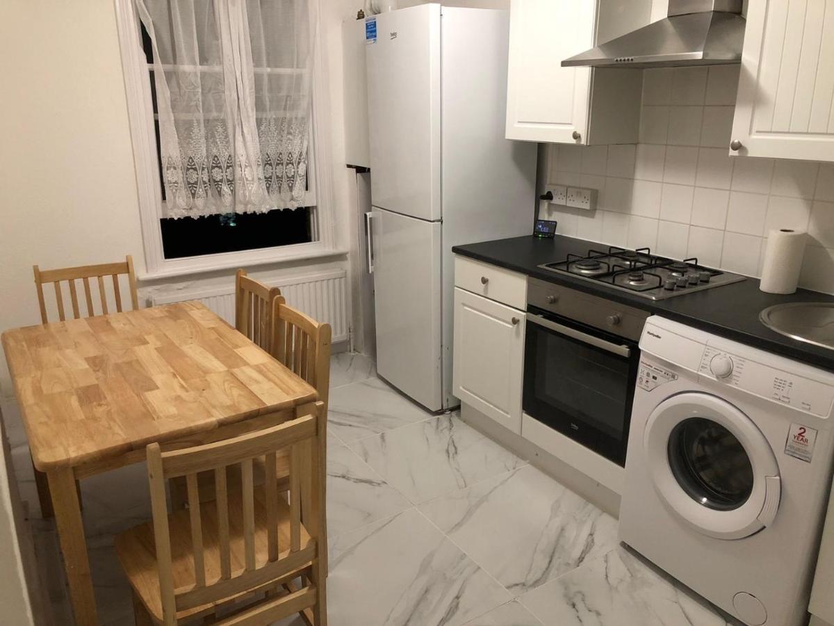 East London 2 Bedroom Apartment Экстерьер фото