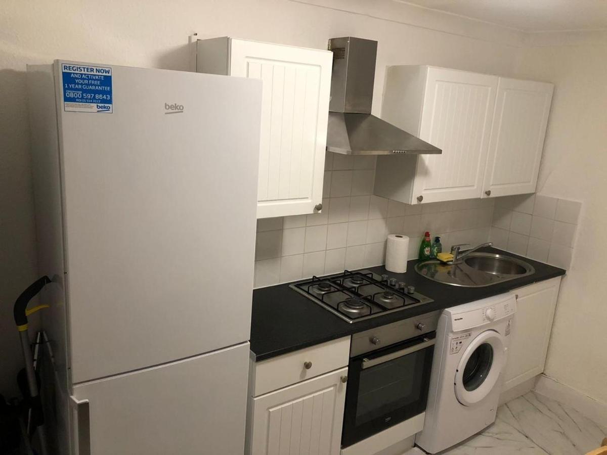 East London 2 Bedroom Apartment Экстерьер фото